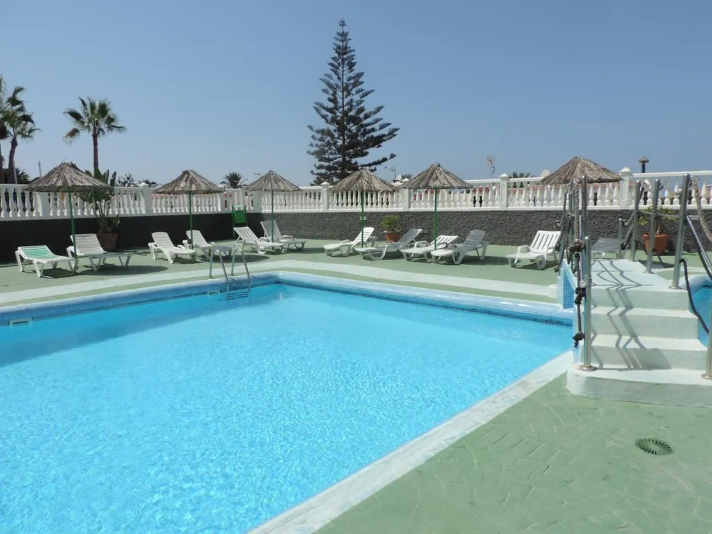 Olympia Apartment Las Americas contacts